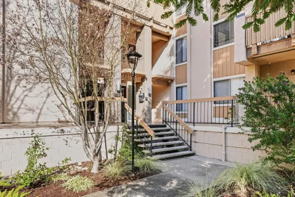400 Ortega Avenue  #216, Mountain View, CA 94040