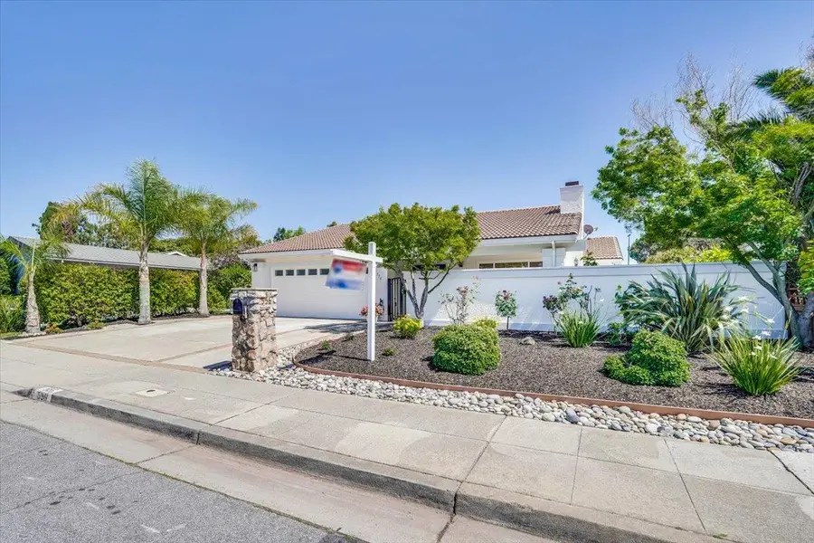 556 Seahorse Lane, Redwood City, CA 94065 - #2