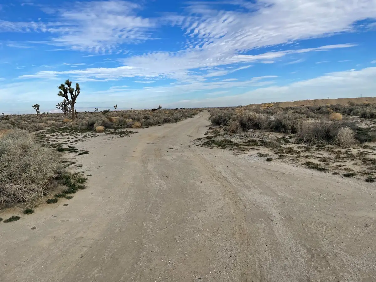 0Vac/Cor M8 Drt /95 #DRT Avenue, Palmdale, CA 93591 - #1
