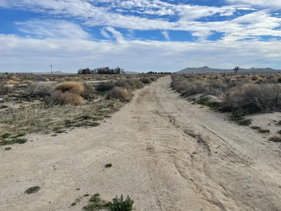 0Vac/Cor M8 Drt /95 #DRT Avenue, Palmdale, CA 93591 - #2