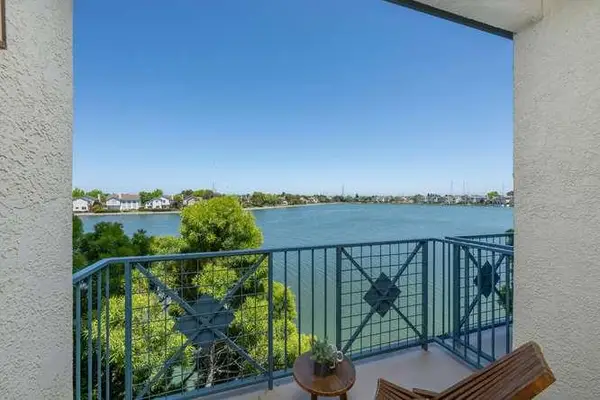 300 Baltic Circle  #318, Redwood Shores, CA 94065
