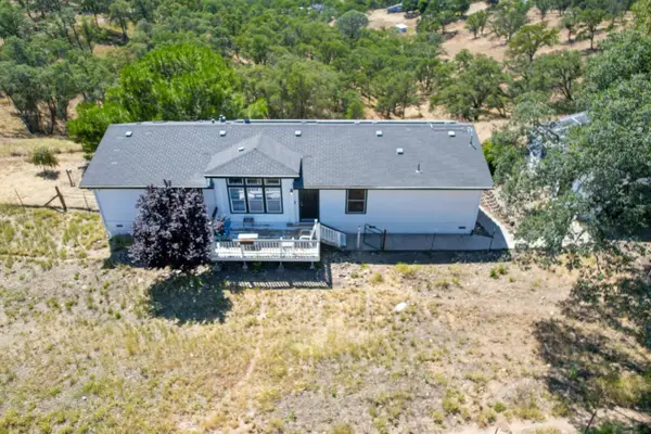 7242 Da Lee Road, VALLEY SPRINGS, CA 95252