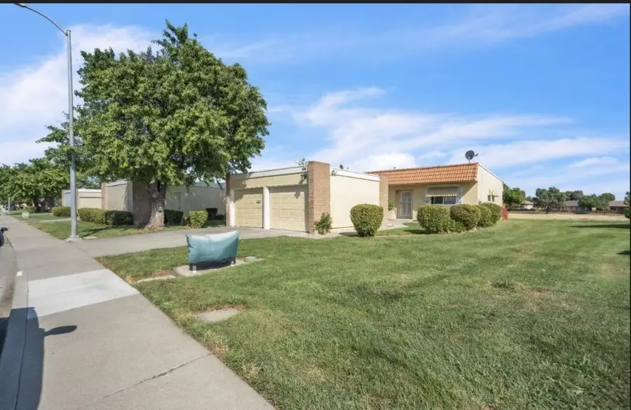 636 Yellowstone Drive, Vacaville, CA 95687 - #2