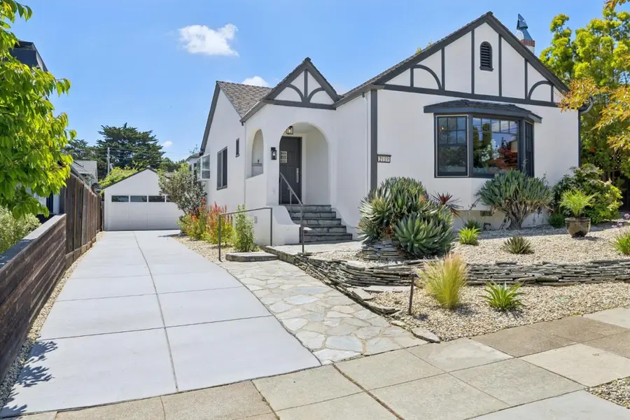 2119 Roosevelt Avenue, Burlingame, CA 94010 - #2