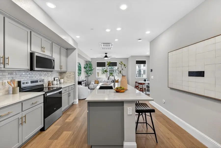 586 Redberry Way, San Jose, CA 95117 - #3