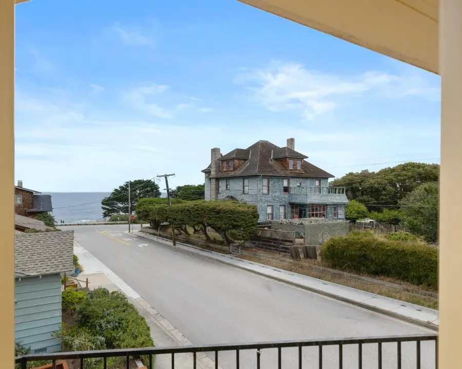 114 Carmel Avenue, Pacific Grove, CA 93950 - #3