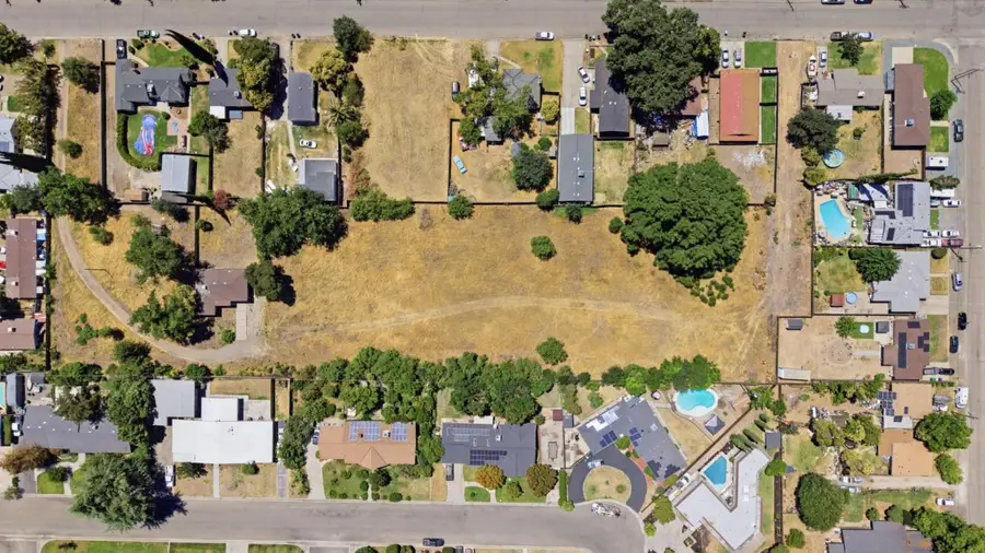 2906 Oleander Avenue, Merced, CA 95340 - #2