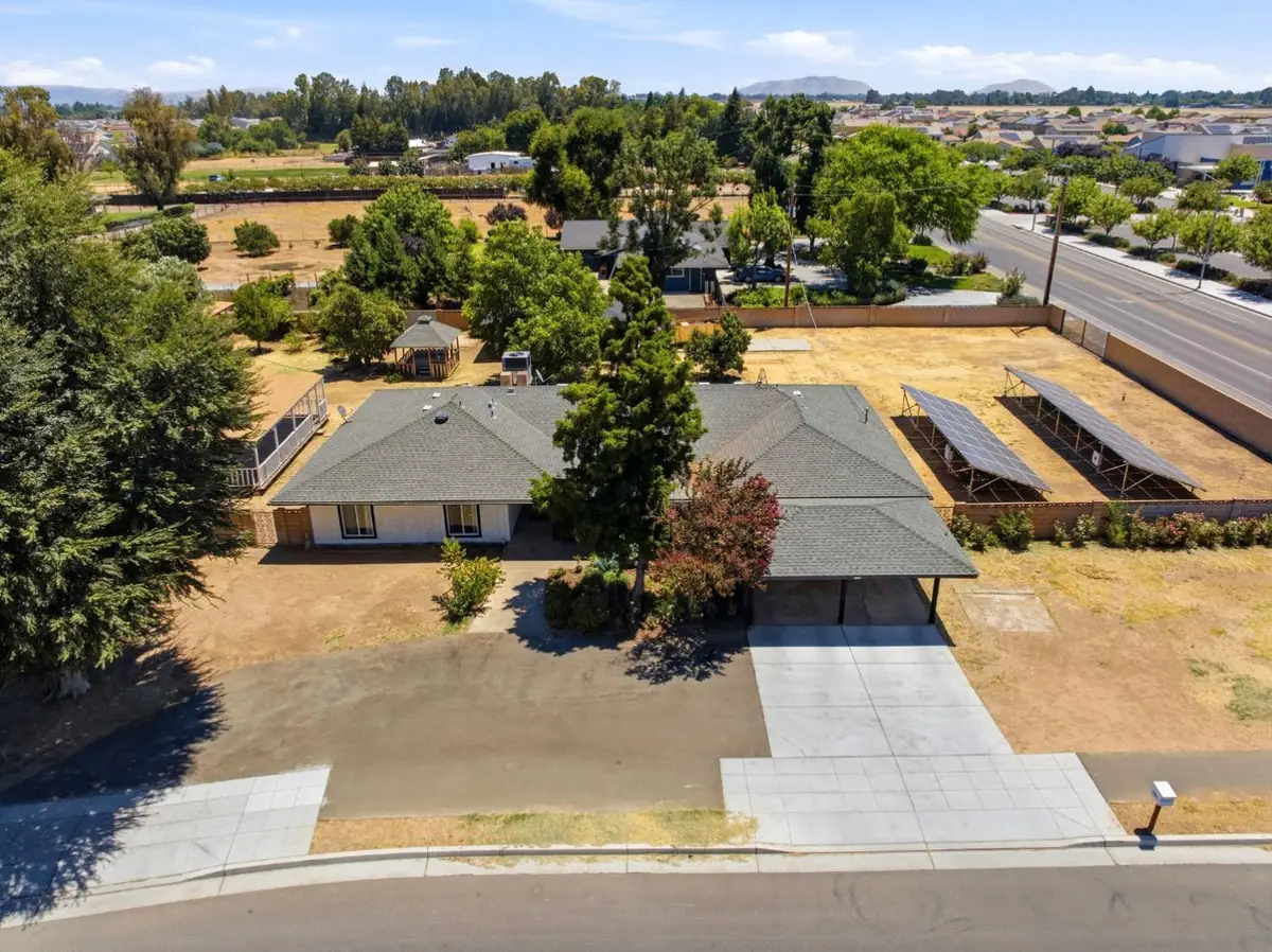 2520 Temperance Avenue, Fresno, CA 93727 - #1