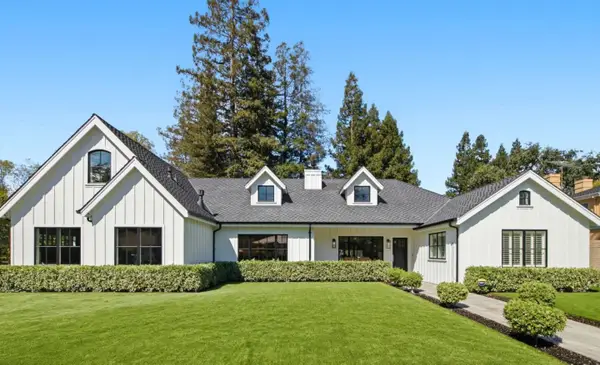 1052 Echo Drive, Los Altos, CA 94024