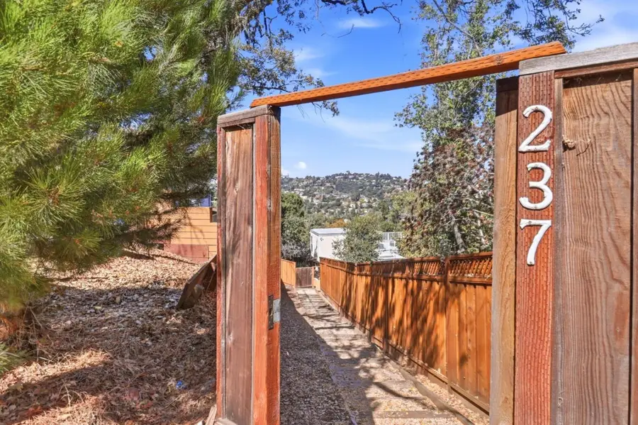237 Winding Way, San Carlos, CA 94070 - #3