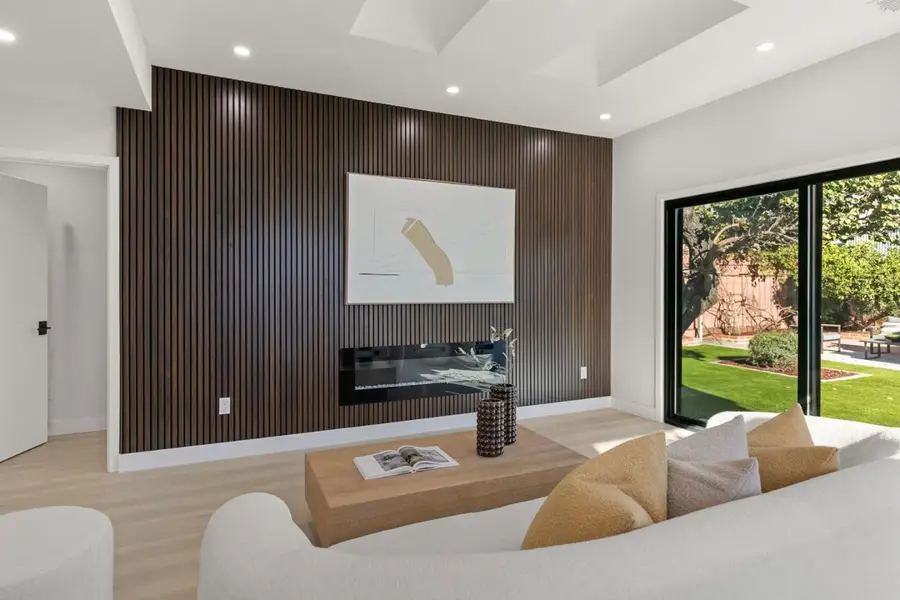 1037 Parkinson Court, San Jose, CA 95126 - #2