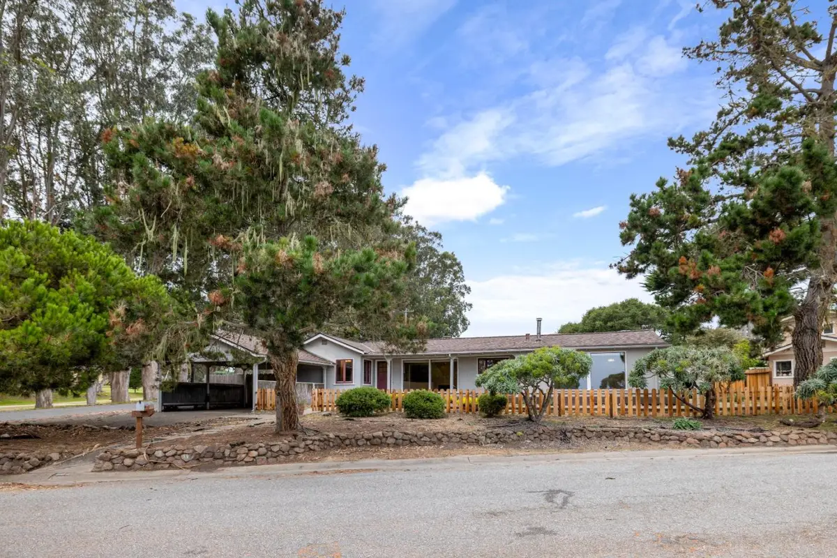 865 Crest Avenue, Pacific Grove, CA 93950 - #1