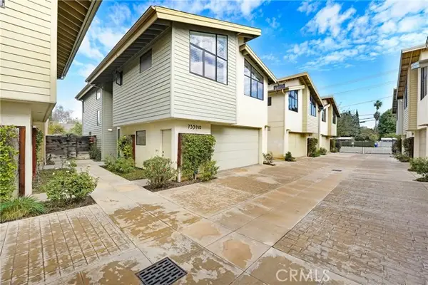 7331 Tampa Avenue, Reseda, CA 91335