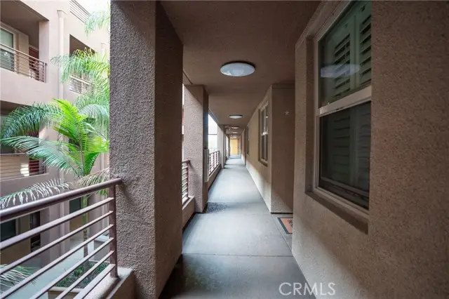 201 Angeleno Avenue  #206, Burbank, CA 91502 - Image #3