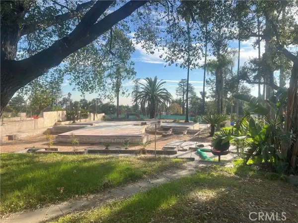 2574 Ganesha Avenue, Altadena, CA 91001