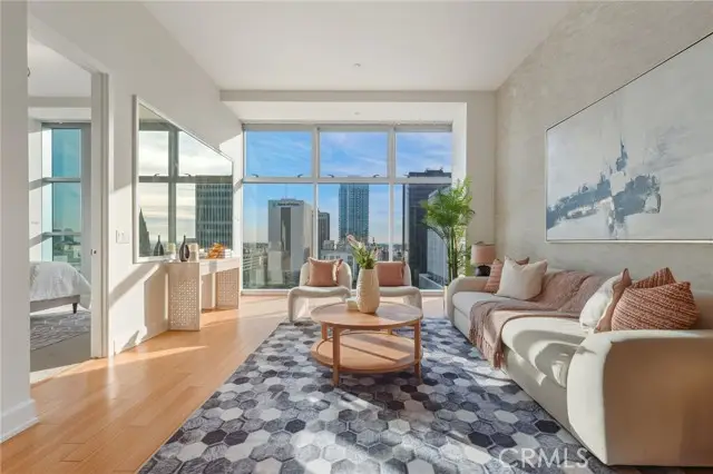 3223 6th Street  #1006, Los Angeles, CA 90020 - #3