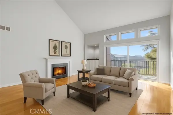 18324 Clark Street  #315, Tarzana, CA 91356