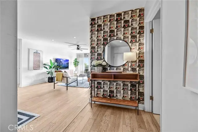 8400 De Longpre  #212, West Hollywood, CA 90069 - Image #2