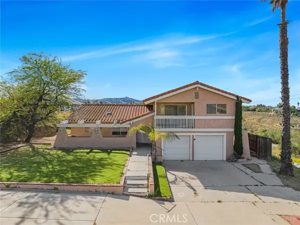 12285 Road Runner, Riverside, CA 92503