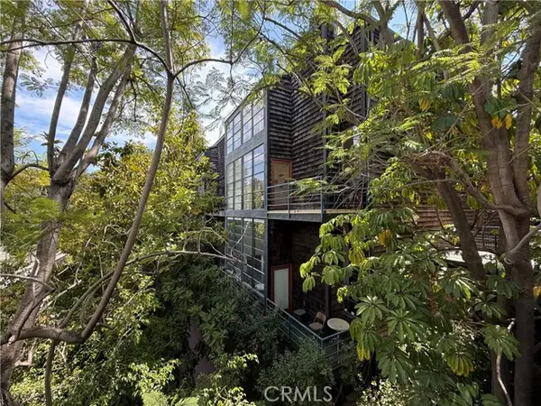 3884 Fredonia Drive  #F, Los Angeles, CA 90068