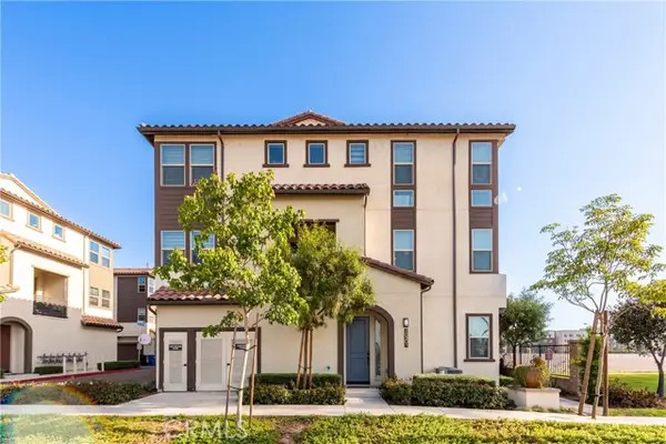 10301 Triple Crown Lane, Los Alamitos, CA 90720