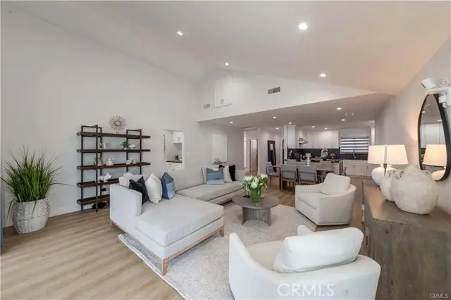 7426 Leescott Avenue, Van Nuys, CA 91406 - #2