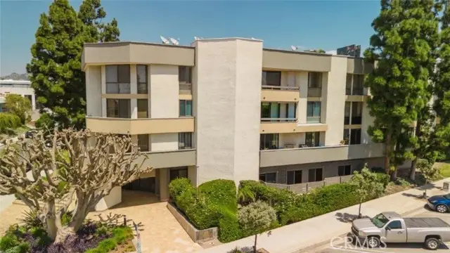 750 Spaulding Avenue  #215, Los Angeles, CA 90036 - #3
