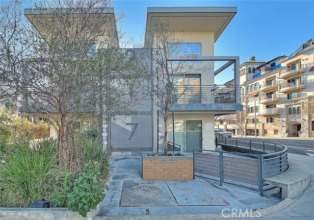 217 Marengo, Pasadena, CA 91101 - #1