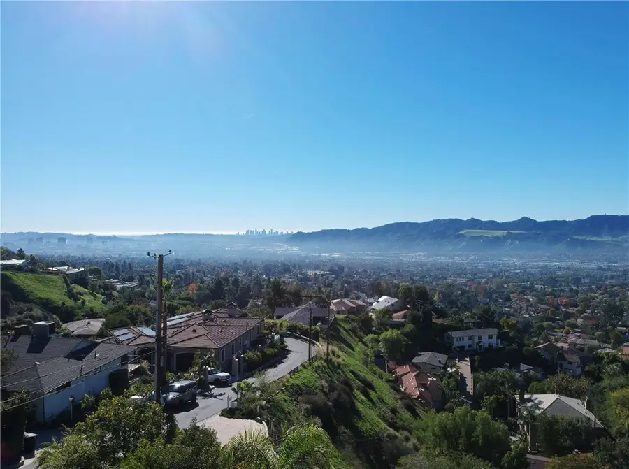 1063 Via Alta, Burbank, CA 91501 - Image #2