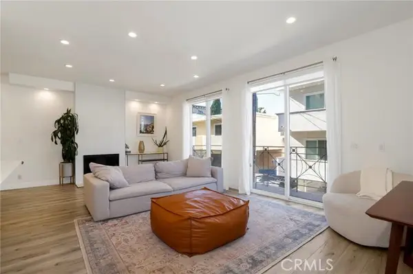 11723 Goshen Avenue, Los Angeles, CA 90049