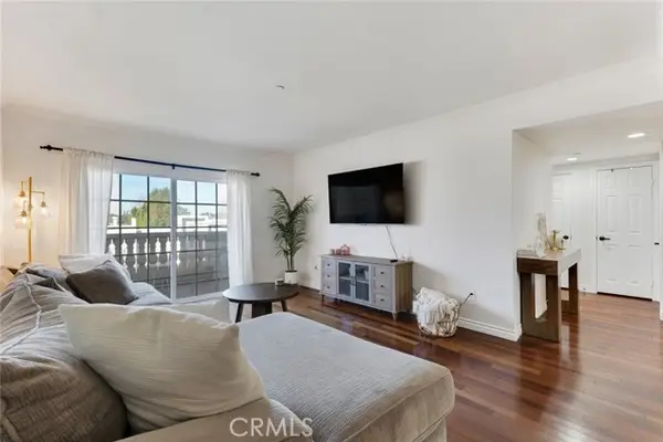 4832 Whitsett Avenue  #301, Valley Village, CA 91607