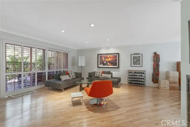 9639 Via Torino, Burbank, CA 91504 - #1