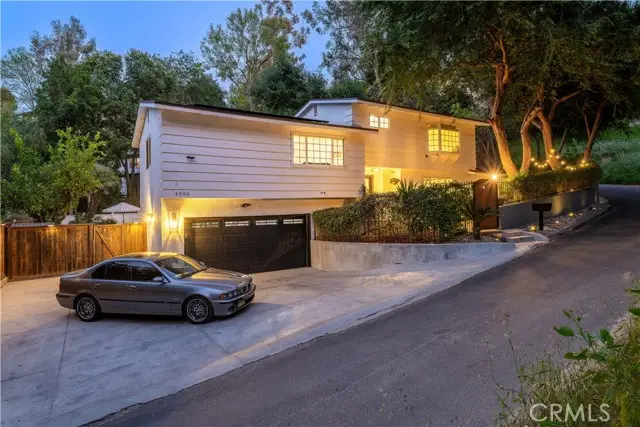 4590 Ensenada Drive, Woodland Hills, CA 91364 - #3