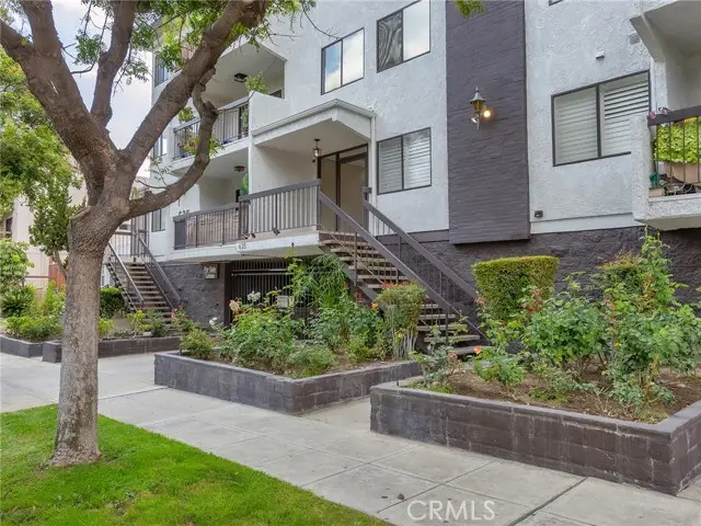 635 Elmwood Avenue  #203, Burbank, CA 91501 - #1