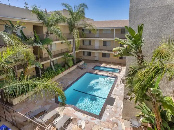 11044 Acama Street  #302, Studio City, CA 91602