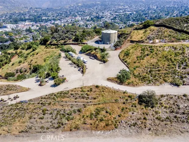 10200 Willow Springs Lane, Sunland, CA 91040 - #2