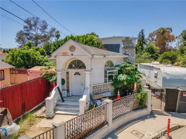 4463 Bellflower Avenue, West Toluca Lake, CA 91602 - #1