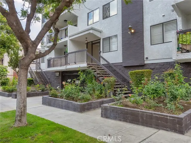 635 Elmwood Avenue  #203, Burbank, CA 91501 - #1