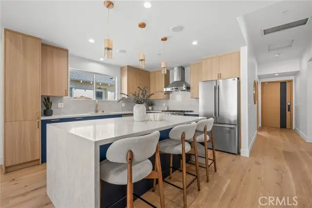 825 Naomi, Burbank, CA 91505 - #3
