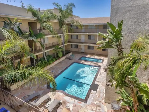 11044 Acama Street  #302, Studio City, CA 91602