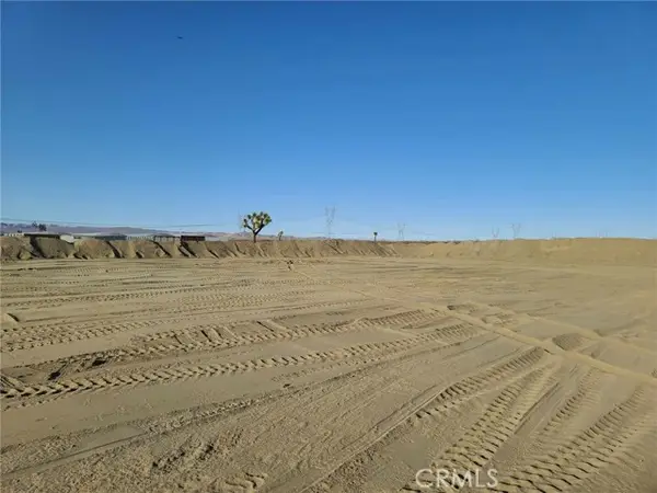 15972 EL ESTEBAN RD, Phelan, CA 92371