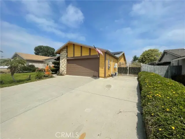 853 Crestview Street, Corona, CA 92882 - Image #3