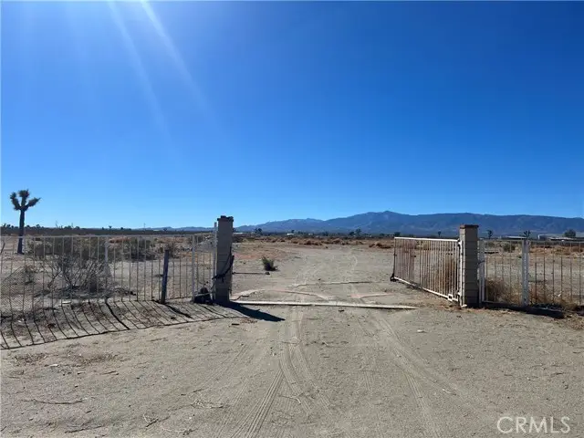 3836 Holly Rd, Phelan, CA 92371 - #2