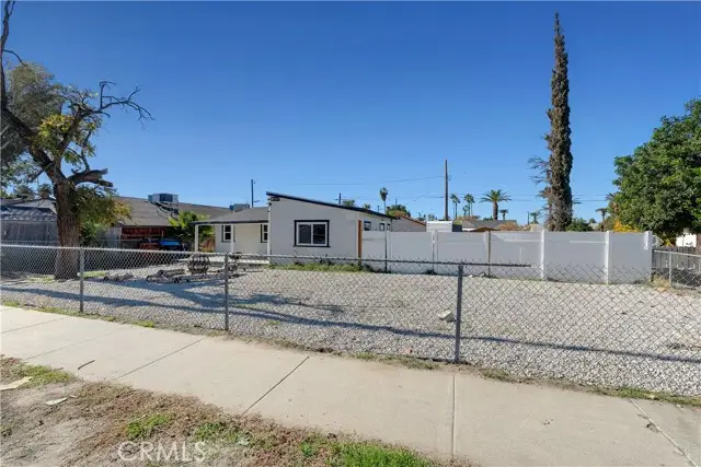415 Santa Fe, Hemet, CA 92543 - #2