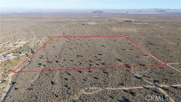 223 Avenue X, Llano, CA 93544