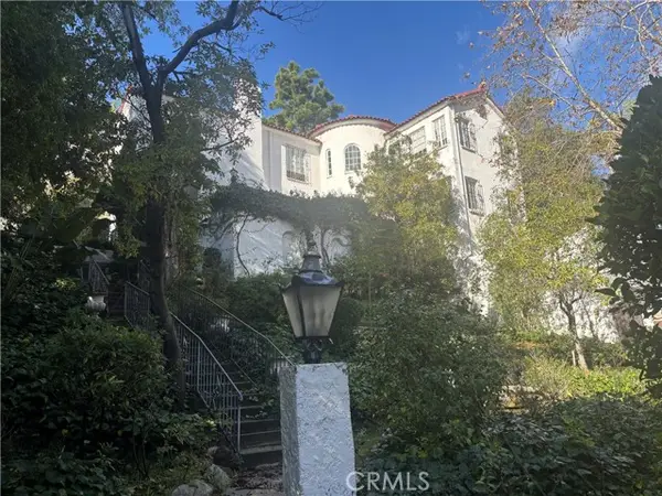 2329 Edgemont, Los Angeles, CA 90027