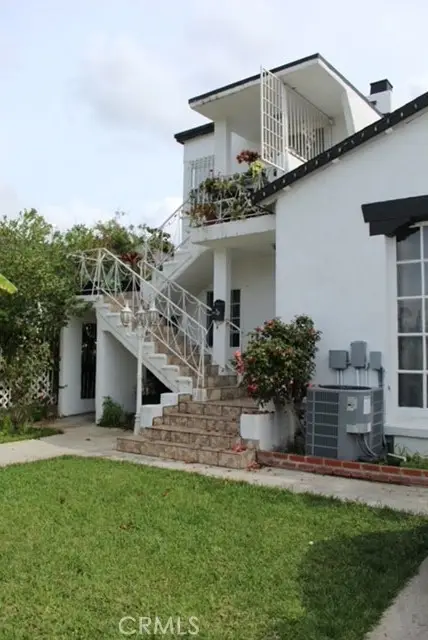 2546 Bronson, Los Angeles, CA 90018