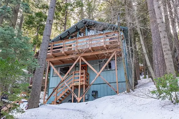 28349 Larchmont Lane, Lake Arrowhead, CA 92352