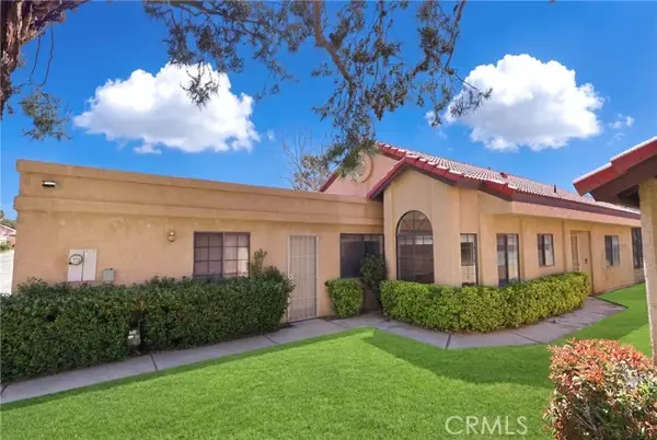 19077 Elm, Apple Valley, CA 92308