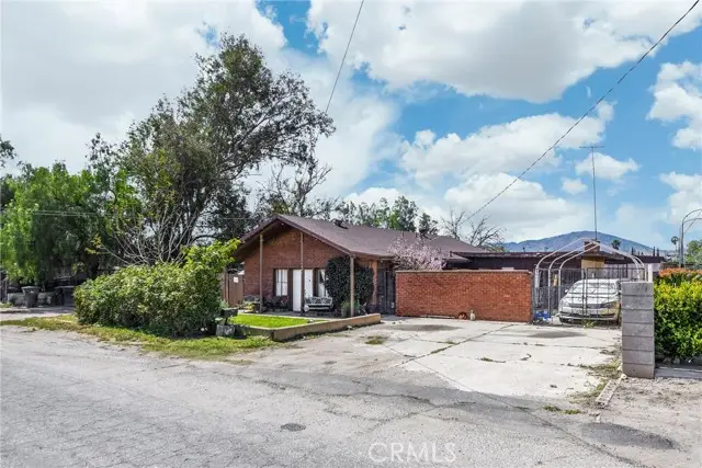 4834 Hedrick Avenue, Riverside, CA 92505 - #2